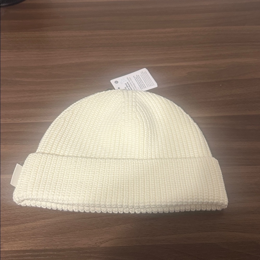 NWT Lululemon Close-Fit Cotton-Blend Ribbed Beanie
Wisp Yellow - Picture 9 of 10